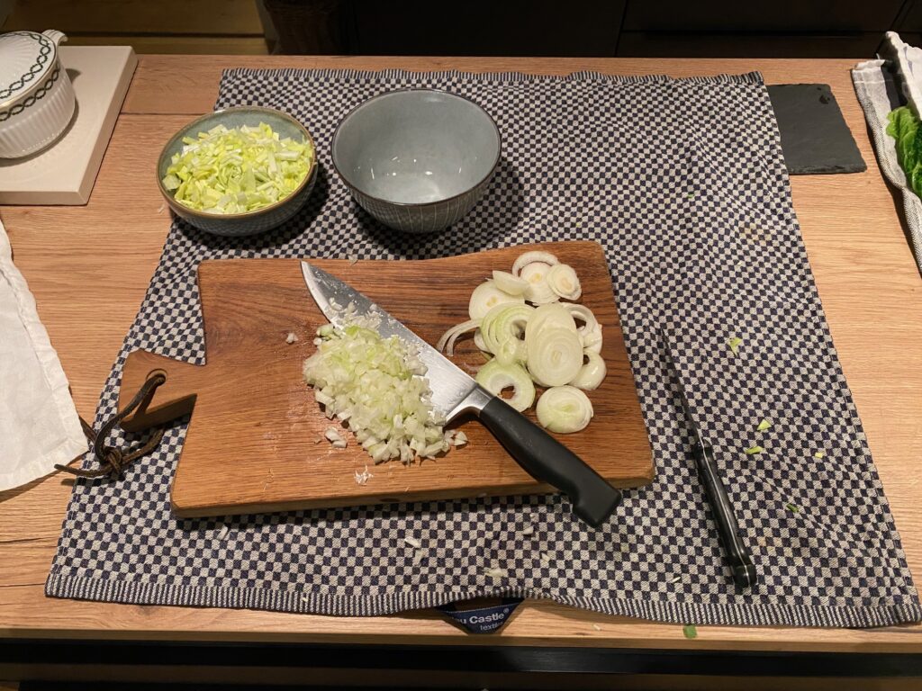 Zum Advent etwas Raffiniertes: Käseknödel im Wirsingblatt mit Petersile ...