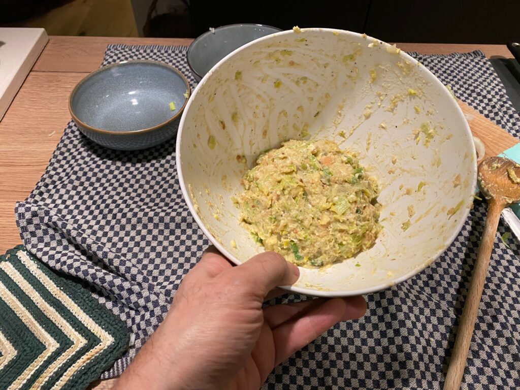 Zum Advent etwas Raffiniertes: Käseknödel im Wirsingblatt mit Petersile ...